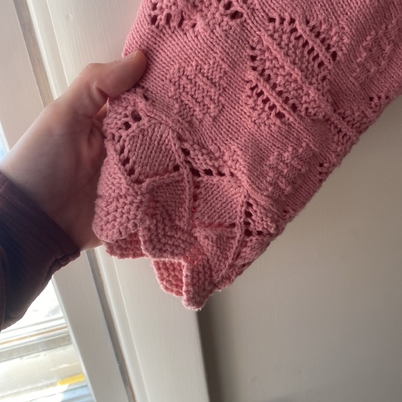 Vintage cropped scalloped crochet loose sweater. Relaxed slouchy size medium pin - Picture 3 of 9